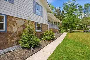 3447 Winston Mason Dr, Snellville, GA 30039 - Photo 2