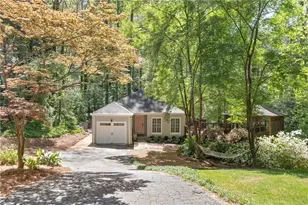 4573 Club Cir NE, Atlanta, GA 30319 - Photo 2