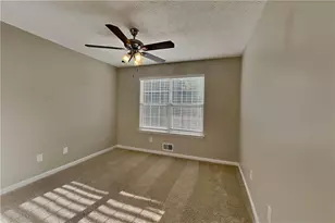 5039 Wesleyan Dr, Woodstock, GA 30189 - Photo 12