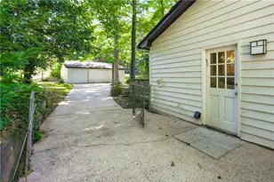 1747 Country Park Way, Lawrenceville, GA 30043 - Photo 30