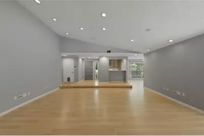 375 Creekside Court, Roswell, GA 30076 - Photo 10