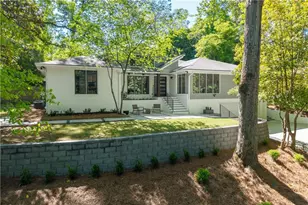 538 Spring Valley Rd NW, Atlanta, GA 30318 - Photo 2