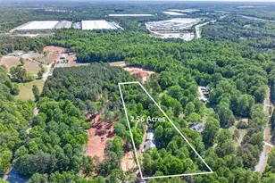 386 Ridgewood Dr, Pendergrass, GA 30567 - Photo 2