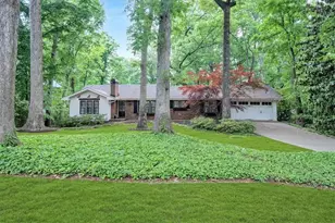 5592 Colton Dr, Atlanta, GA 30342 - Photo 2