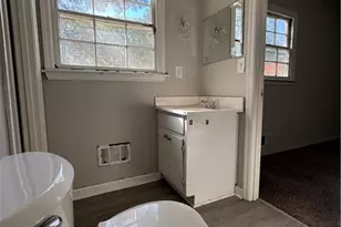 1130 Buckhurst Dr, Atlanta, GA 30349 - Photo 18