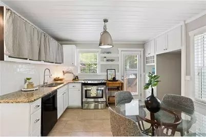 1881 Woodland Hills Avenue NW, Atlanta, GA 30318 - Photo 8