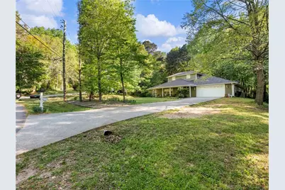 9160 Lakeside Way, Gainesville, GA 30506 - Photo 2