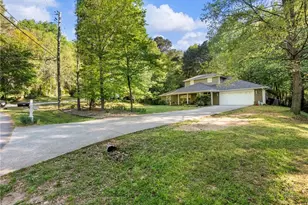 9160 Lakeside Way, Gainesville, GA 30506 - Photo 2