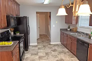 317 Peachtree Cir, Hampton, GA 30228 - Photo 8