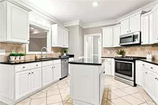 153 York Pl, Calhoun, GA 30701 - Photo 4