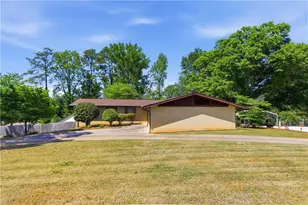 2989 Beechwood Dr, Lithia Springs, GA 30122 - Photo 2
