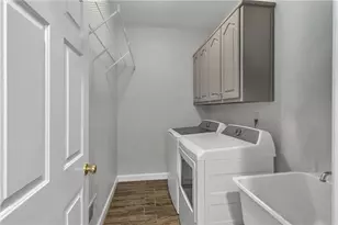 1085 Castle Pointe Ln, Grayson, GA 30017 - Photo 18