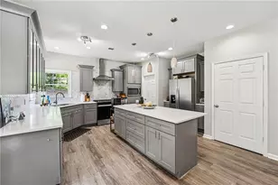 4810 Highland Lake Dr, Atlanta, GA 30349 - Photo 10