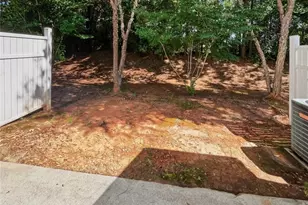 5823 Strathmoor Manor Cir, Lithonia, GA 30058 - Photo 18
