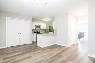 5823 Strathmoor Manor Cir, Lithonia, GA 30058 - Photo 6