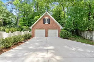 935 Ivy Falls Dr, Sandy Springs, GA 30328 - Photo 58