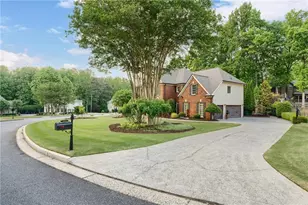 3890 Bridle Ridge Dr, Suwanee, GA 30024 - Photo 6