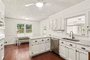 2080 Castle Lake Dr, Tyrone, GA 30290 - Photo 12