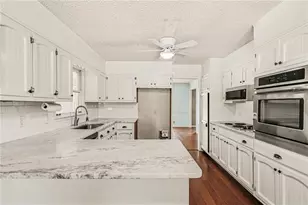 2080 Castle Lake Dr, Tyrone, GA 30290 - Photo 10