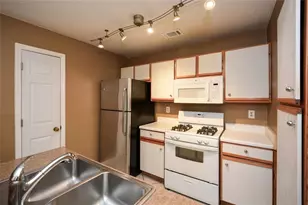 2078 River Heights Walk SE, Marietta, GA 30067 - Photo 16