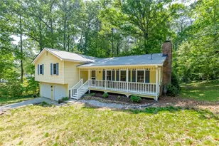 2549 Kings Pistol Ct, Grayson, GA 30017 - Photo 2