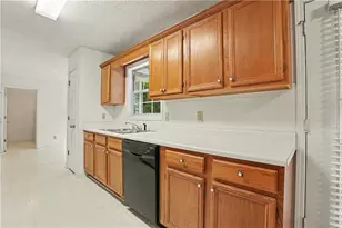2365 Holly Branch Dr, Cumming, GA 30040 - Photo 10