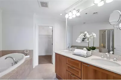 2881 Peachtree Road NE #702, Atlanta, GA 30305 - Photo 16