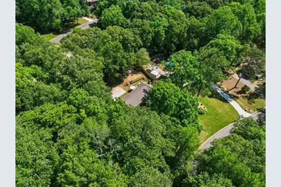 242 Lake Somerset Drive NW, Marietta, GA 30064 - Photo 10