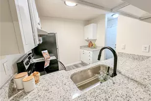 382 Teal Ct, Roswell, GA 30076 - Photo 10