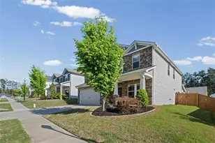701 Stately Dr, Woodstock, GA 30188 - Photo 2