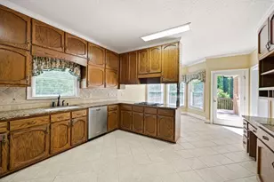 280 Camelot Dr, Fayetteville, GA 30214 - Photo 10
