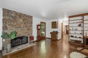 395 Nottingham Dr, Marietta, GA 30066 - Photo 2
