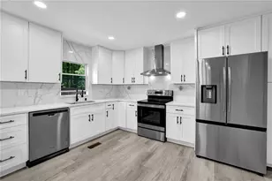 1895 Meadowchase Ct, Snellville, GA 30078 - Photo 8