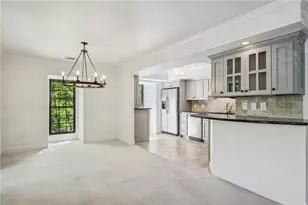25316 Plantation Dr NE, Atlanta, GA 30324 - Photo 10