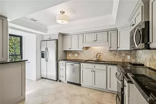 25316 Plantation Dr NE, Atlanta, GA 30324 - Photo 18