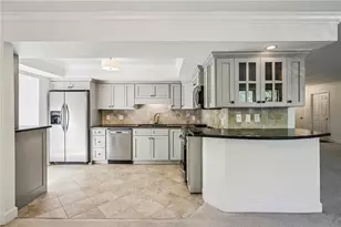 25316 Plantation Dr NE, Atlanta, GA 30324 - Photo 14