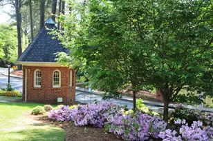25316 Plantation Dr NE, Atlanta, GA 30324 - Photo 2