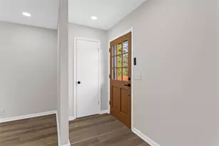 520 Stonewood Dr, Stone Mountain, GA 30087 - Photo 4