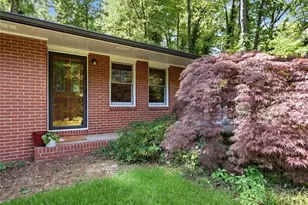 744 Bonnie Dell Dr, Marietta, GA 30062 - Photo 2