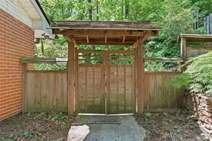 744 Bonnie Dell Dr, Marietta, GA 30062 - Photo 28