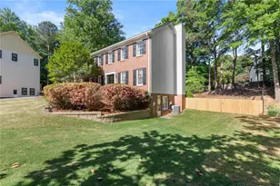 3057 Bunker Hill Cir, Marietta, GA 30062 - Photo 4