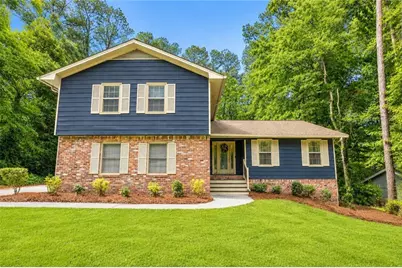 2711 Georgian Court, Marietta, GA 30068 - Photo 2