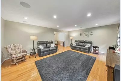 2711 Georgian Court, Marietta, GA 30068 - Photo 14
