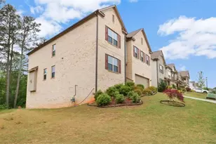 327 Round Pond Dr, Lilburn, GA 30047 - Photo 2