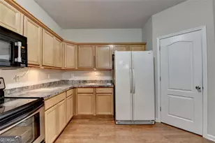 2749 Suttonwood Way, Buford, GA 30519 - Photo 10