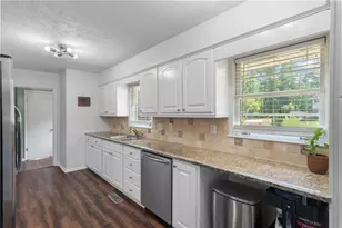 3080 Brownmoore Dr SW, Marietta, GA 30060 - Photo 6