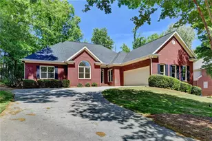 1251 Chadwick Lakes Dr, Lawrenceville, GA 30043 - Photo 2