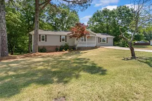 33 Russell Ln, Carrollton, GA 30116 - Photo 2