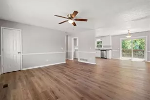 33 Russell Ln, Carrollton, GA 30116 - Photo 8