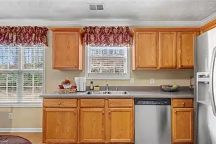 5769 Fairington Farms Ct, Lithonia, GA 30038 - Photo 10